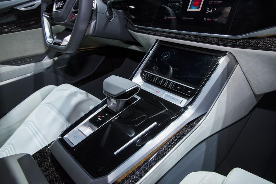 Детали интерьера Audi Q8 Concept 2017 года  (фото 43 из 46)